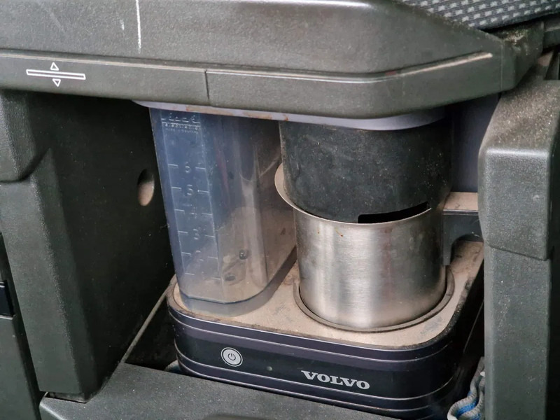 Hook lift truck Volvo FH 13.540 Globetrotter 8x4*4 - HIAB Hook 22T - Full air - Work remote: picture 16 Hook lift truck Volvo FH 13.540 Globetrotter 8x4*4 - HIAB Hook 22T - Full air - Work remote: picture 16