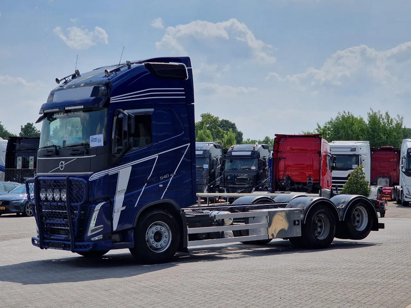 Volvo FH 13.540 Globetrotter XL 6x2 - Retarder - Full air - 4.60 WB - I shift dual clutch - Cab chassis truck: picture 3 Volvo FH 13.540 Globetrotter XL 6x2 - Retarder - Full air - 4.60 WB - I shift dual clutch - Cab chassis truck: picture 3