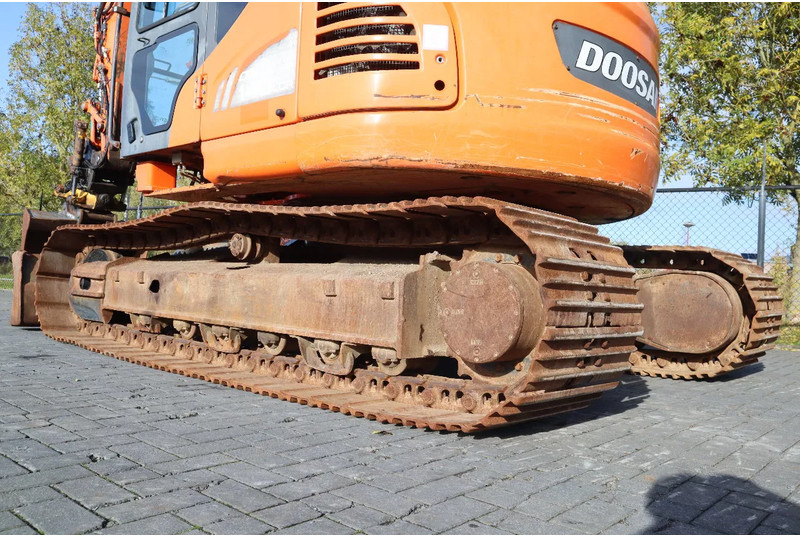 Crawler excavator Doosan DX140LCR-3 | DX 140 LCR-3 | TILT ROTATOR | BUCKET | DOZERBLADE: picture 8 Crawler excavator Doosan DX140LCR-3 | DX 140 LCR-3 | TILT ROTATOR | BUCKET | DOZERBLADE: picture 8