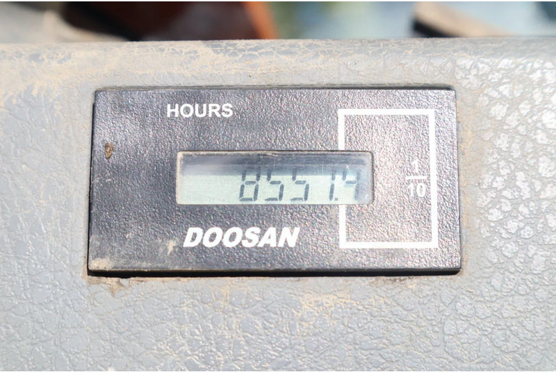 Crawler excavator Doosan DX140LCR-3 | DX 140 LCR-3 | TILT ROTATOR | BUCKET | DOZERBLADE: picture 19 Crawler excavator Doosan DX140LCR-3 | DX 140 LCR-3 | TILT ROTATOR | BUCKET | DOZERBLADE: picture 19