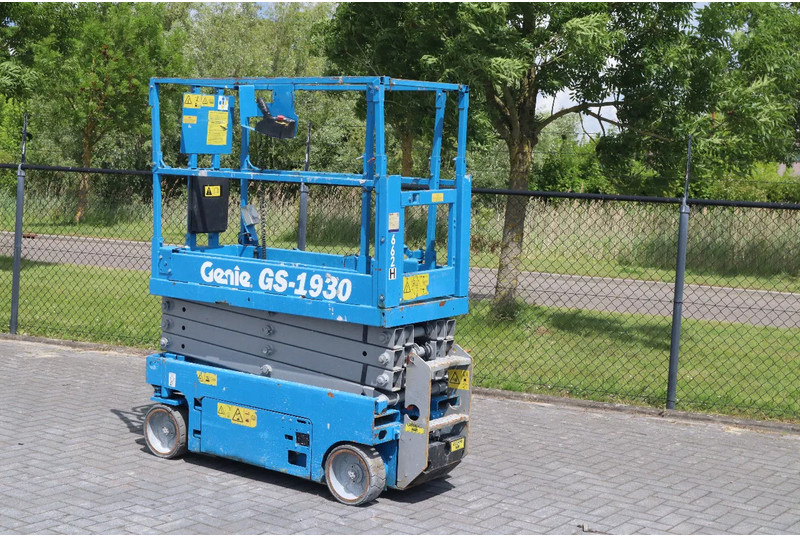 Genie GS-1930 | 7.8 METER | 227 KG - Scissor lift: picture 2 Genie GS-1930 | 7.8 METER | 227 KG - Scissor lift: picture 2