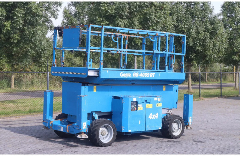 Genie GS-4069 RT | DIESEL | 14 METER - Scissor lift: picture 3 Genie GS-4069 RT | DIESEL | 14 METER - Scissor lift: picture 3