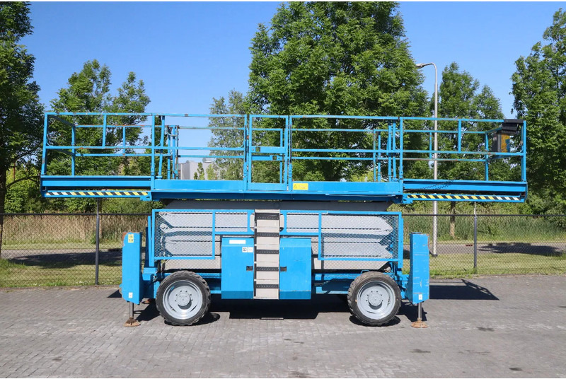 Genie GS-5390 RT | 18.15 METER | 680 KG | GOOD CONDITION! - Scissor lift: picture 4 Genie GS-5390 RT | 18.15 METER | 680 KG | GOOD CONDITION! - Scissor lift: picture 4