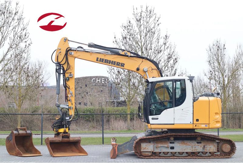 Liebherr R914 COMPACT STD | ROTOTILT | 2X BUCKET | DOZERBLADE - Crawler excavator: picture 1 Liebherr R914 COMPACT STD | ROTOTILT | 2X BUCKET | DOZERBLADE - Crawler excavator: picture 1