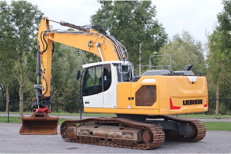 Liebherr R924 WLC | ROTOTILT R8 | BUCKET | - Crawler excavator: picture 3 Liebherr R924 WLC | ROTOTILT R8 | BUCKET | - Crawler excavator: picture 3