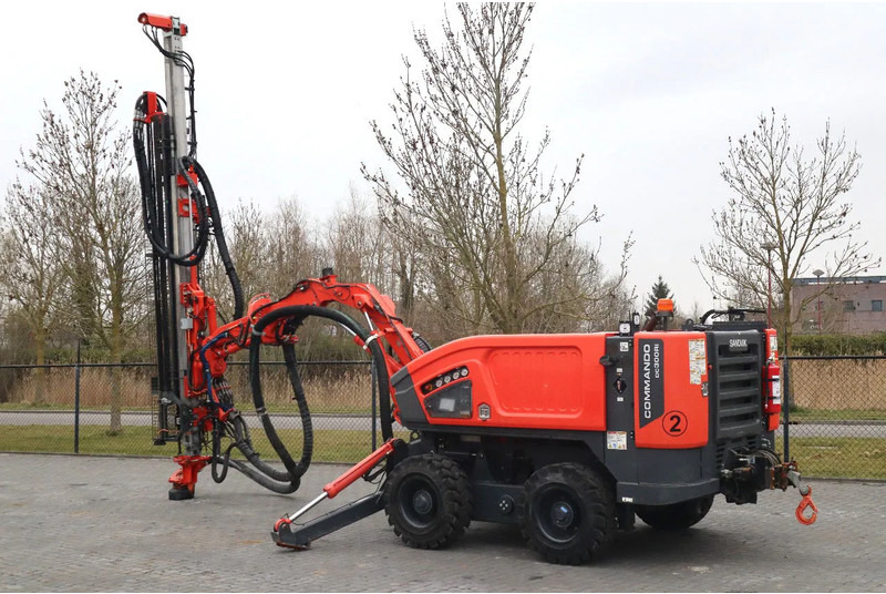 Sandvik 2 PIECES COMMANDO DC 300 RI S5 | ONLY 470 DRILLING HOURS - Drilling machine: picture 3 Sandvik 2 PIECES COMMANDO DC 300 RI S5 | ONLY 470 DRILLING HOURS - Drilling machine: picture 3