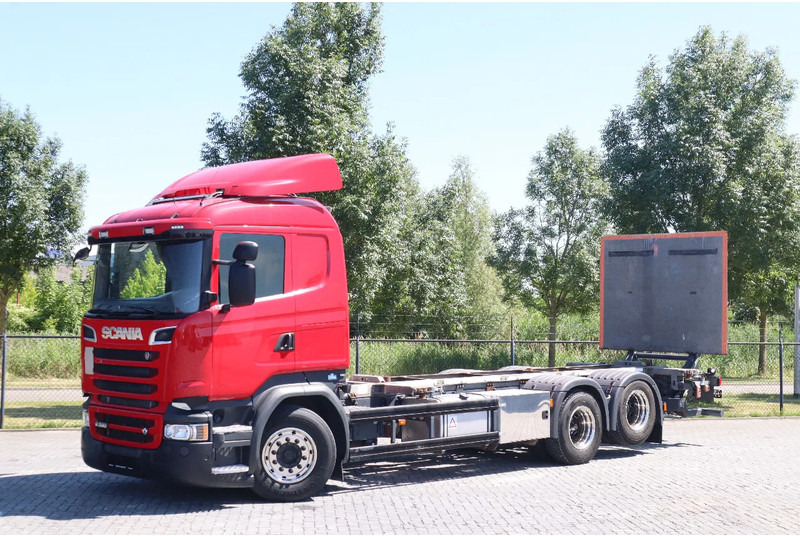 Scania R580 V8 | 6X2 | BDF | RETARDER | TAILLIFT | EURO 6 - Container transporter/ Swap body truck: picture 1 Scania R580 V8 | 6X2 | BDF | RETARDER | TAILLIFT | EURO 6 - Container transporter/ Swap body truck: picture 1