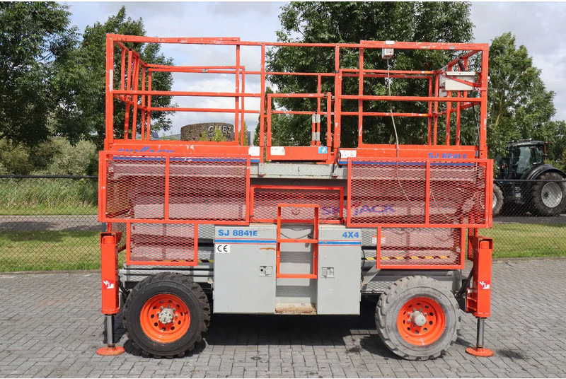 Skyjack SJ8841 E | 14.5 METER | 681 KG - Scissor lift: picture 4 Skyjack SJ8841 E | 14.5 METER | 681 KG - Scissor lift: picture 4