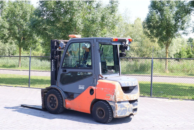Toyota 02-8FDJF35 | 3.5 TON | SIDESHIFT | DUPLEX - Diesel forklift: picture 3 Toyota 02-8FDJF35 | 3.5 TON | SIDESHIFT | DUPLEX - Diesel forklift: picture 3