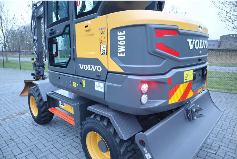 Wheel excavator Volvo EW60E | DEMO | 30 KM/H | ROTOTILT + GRIPPER | BUCKET: picture 7