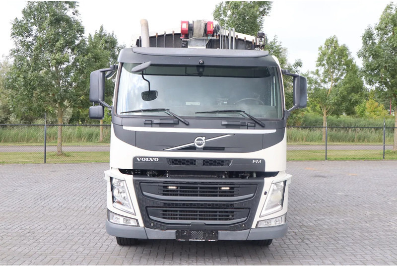 Volvo FM 330 | 6X2 | NORBA RL300 | WINCH | GARBAGE | EURO 6 - Garbage truck: picture 2 Volvo FM 330 | 6X2 | NORBA RL300 | WINCH | GARBAGE | EURO 6 - Garbage truck: picture 2