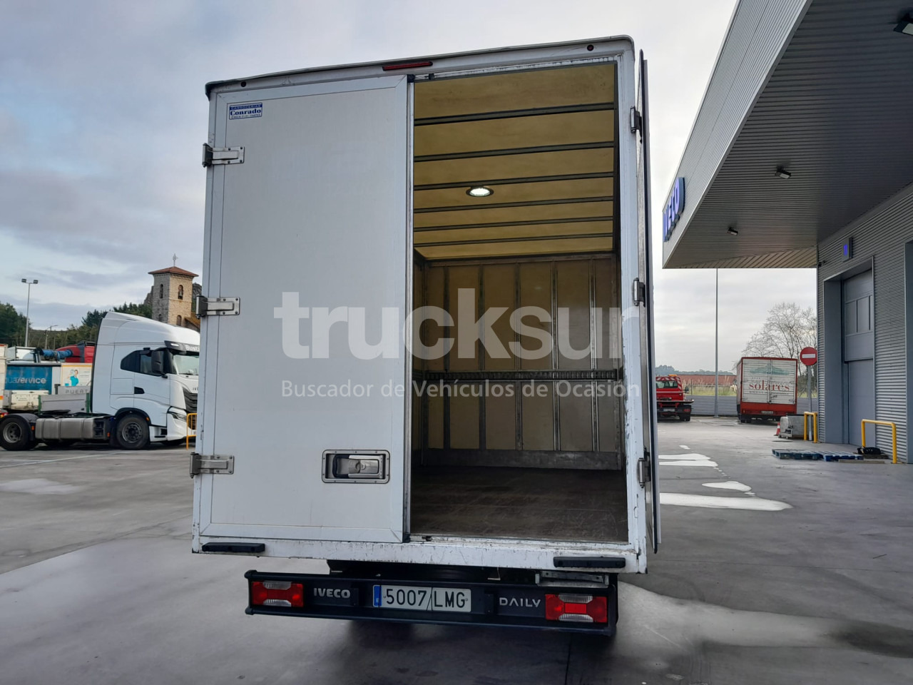 IVECO DAILY 35C16H - Closed box van: picture 5 IVECO DAILY 35C16H - Closed box van: picture 5