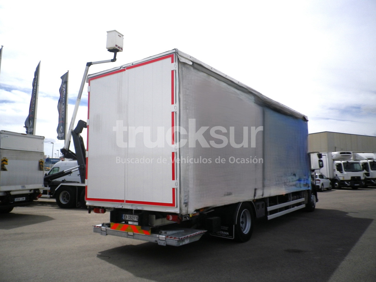 RENAULT D280.18 22P - Curtain side truck: picture 4 RENAULT D280.18 22P - Curtain side truck: picture 4