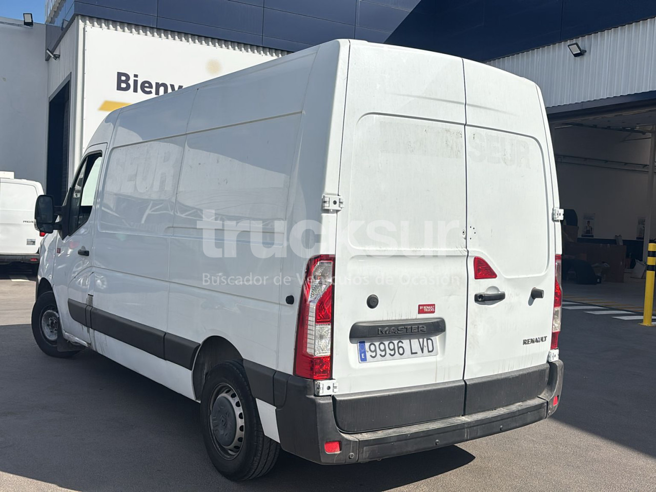 RENAULT MASTER L3H2 135.35 - Closed box van: picture 3 RENAULT MASTER L3H2 135.35 - Closed box van: picture 3