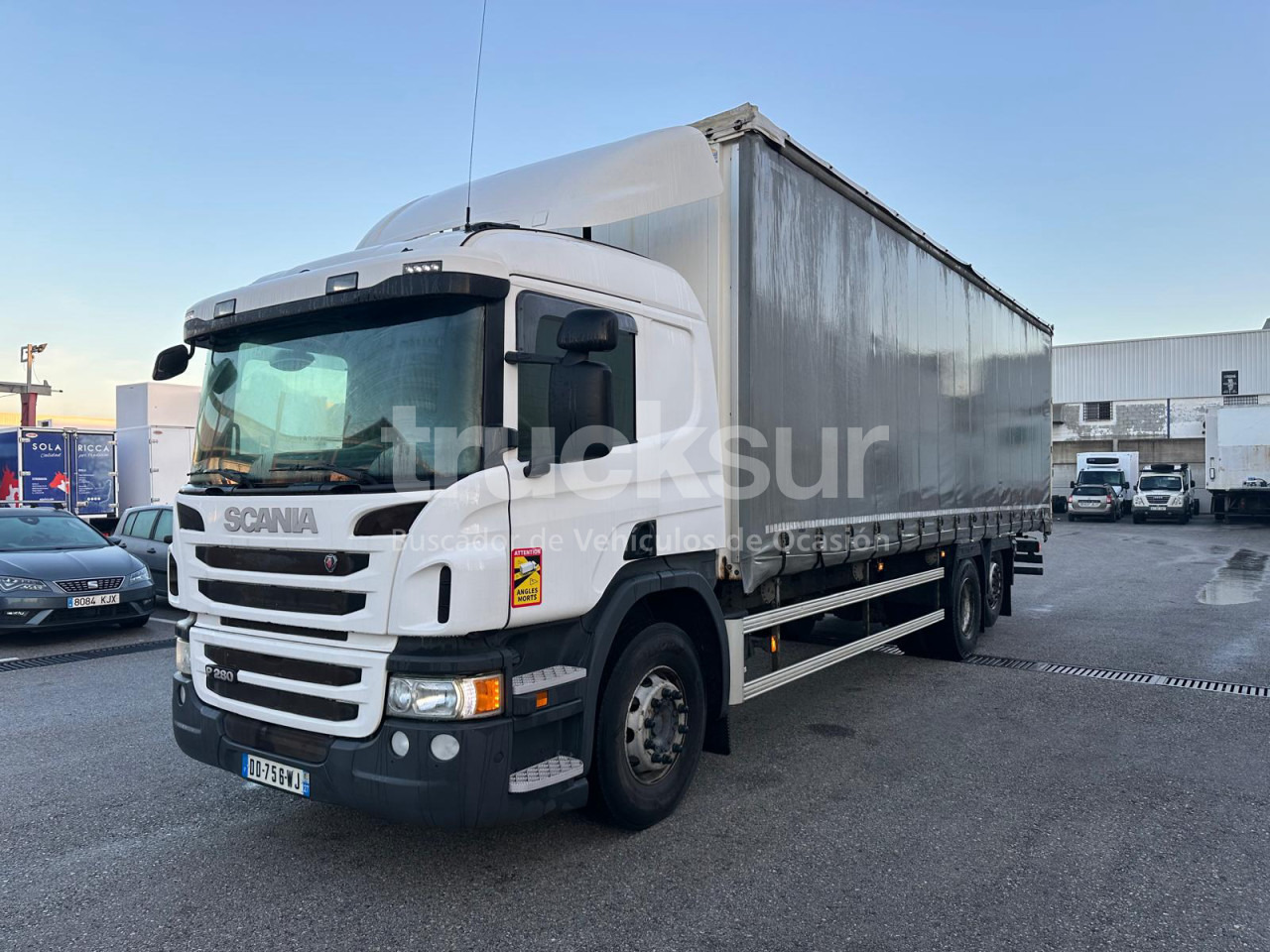 SCANIA P280.26 ejes 6x2*4 - Curtain side truck: picture 1 SCANIA P280.26 ejes 6x2*4 - Curtain side truck: picture 1