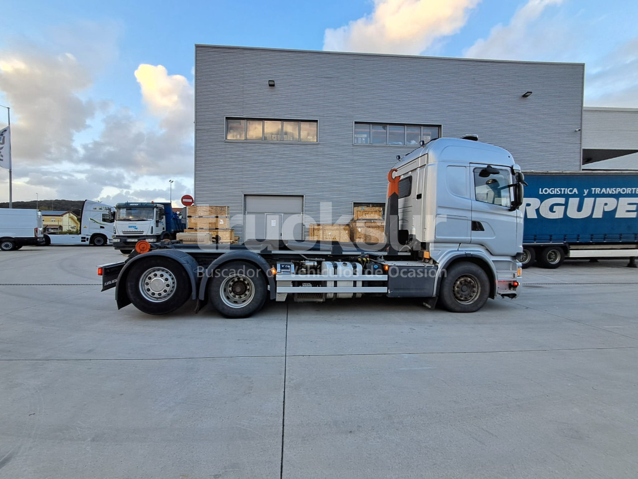 SCANIA R580.26 ejes 6x2*4 - Hook lift truck: picture 4 SCANIA R580.26 ejes 6x2*4 - Hook lift truck: picture 4