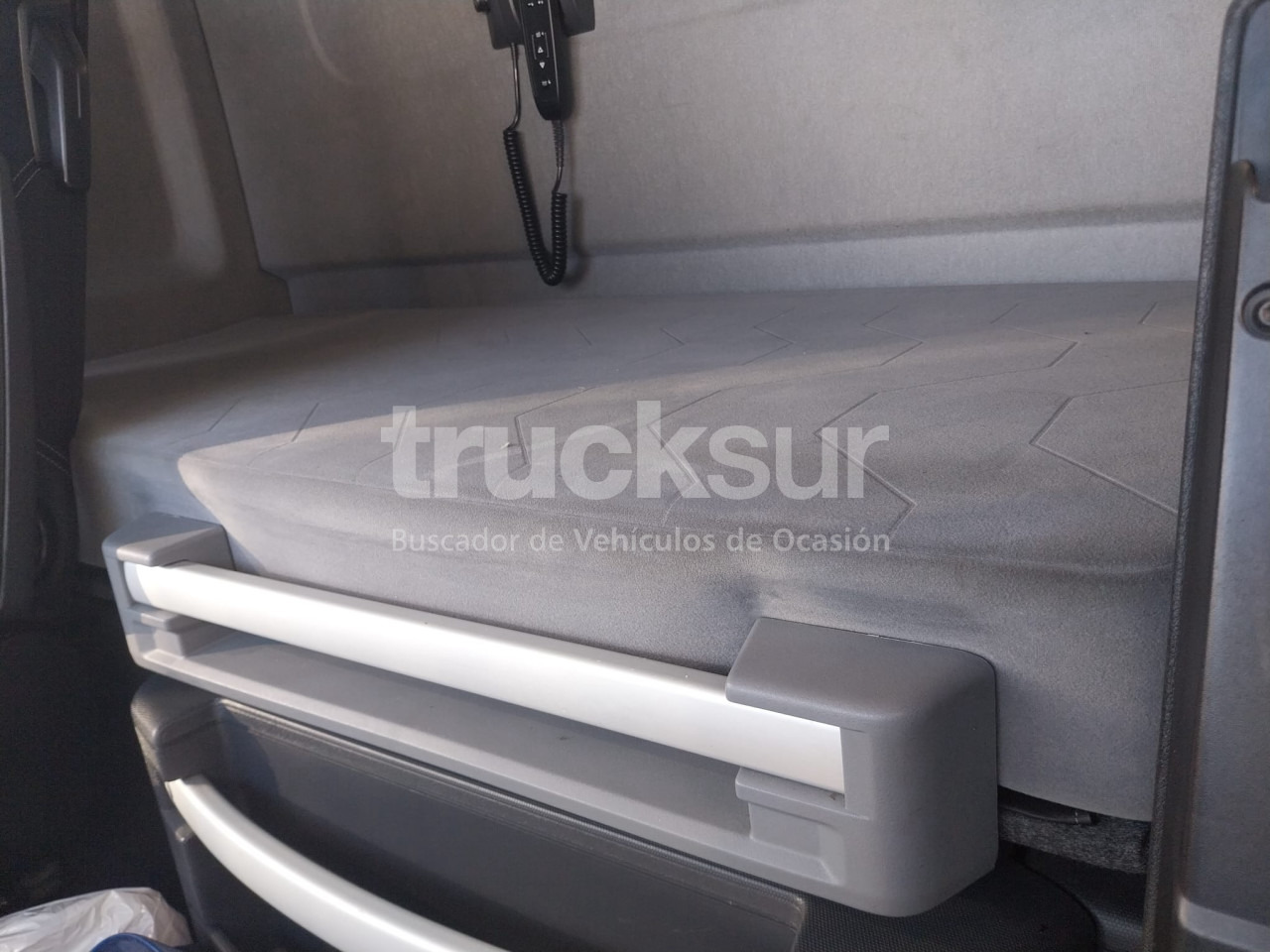 Tractor truck RENAULT T520 SLEEPER CAB: picture 21