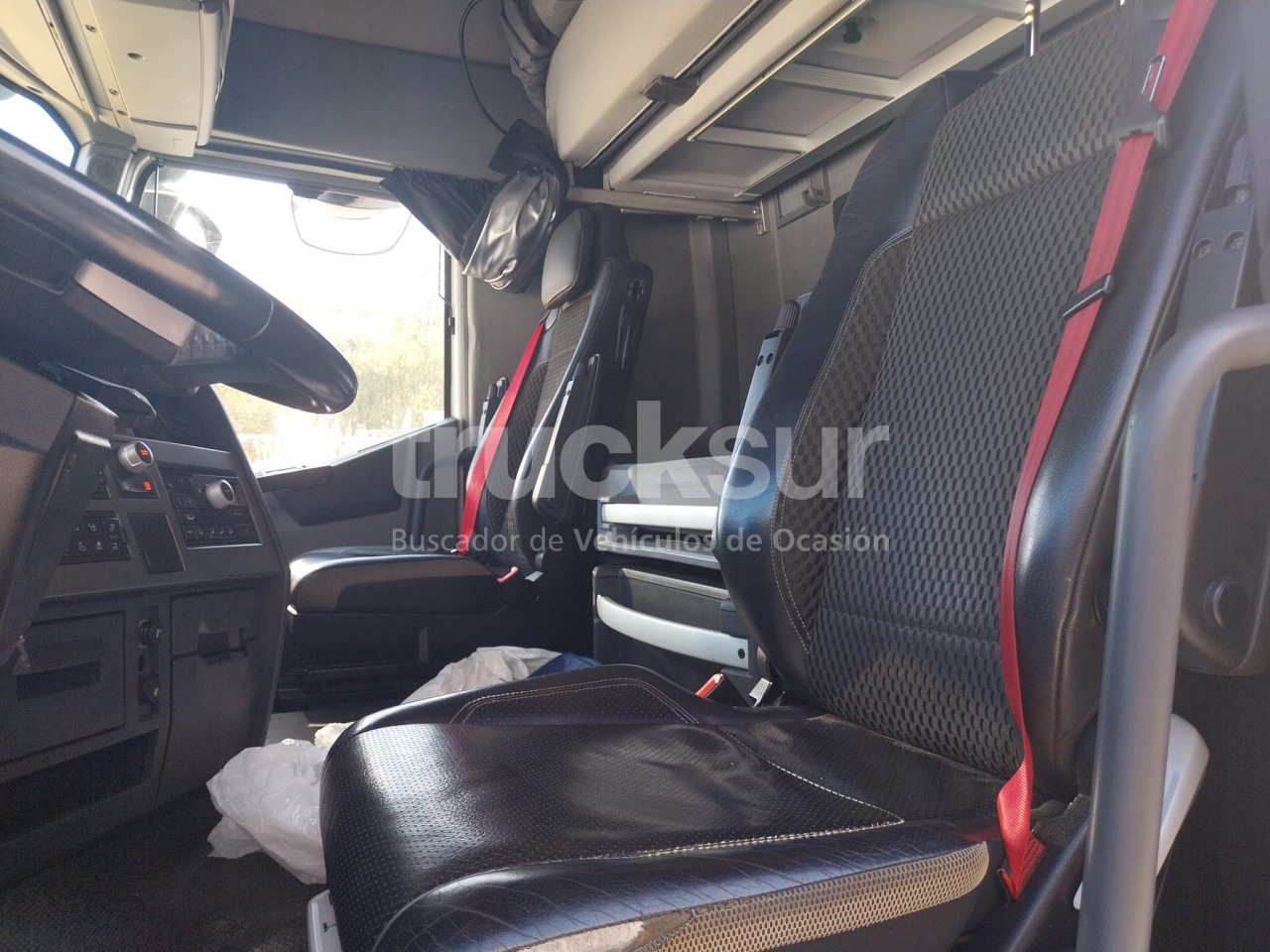 Tractor truck RENAULT T520 SLEEPER CAB: picture 17