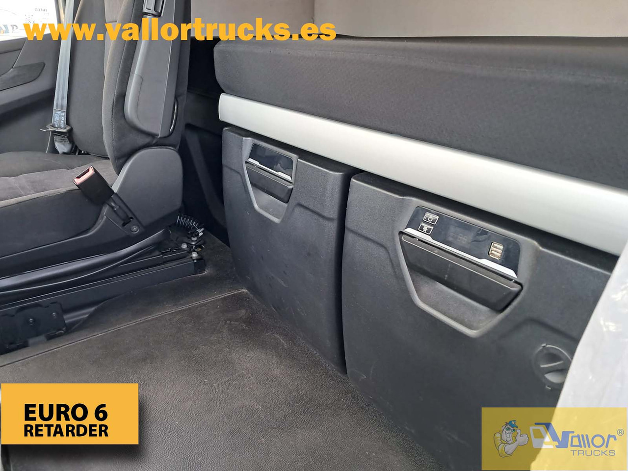 Tractor truck IVECO S-WAY 490: picture 9