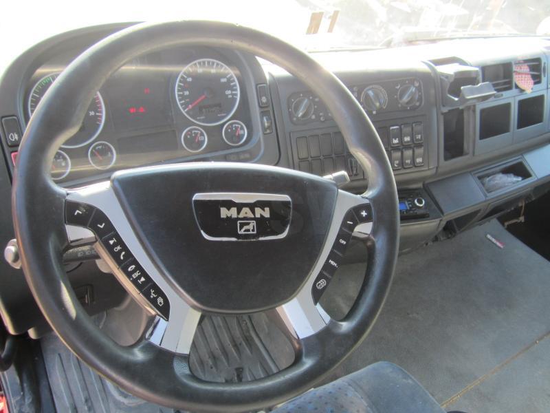 Dropside/ Flatbed truck, Crane truck MAN TGA 26.430: picture 16