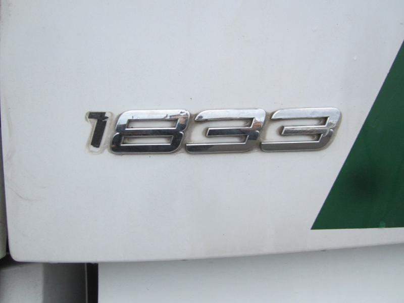 Mercedes Actros 1833 - Box truck: picture 2 Mercedes Actros 1833 - Box truck: picture 2