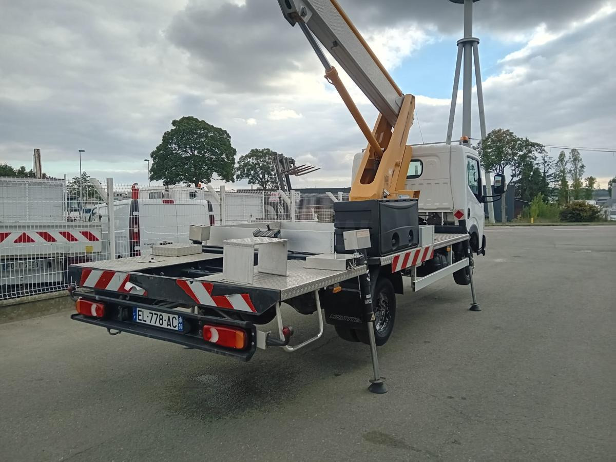 Renault Maxity 130 - Aerial platform, Commercial truck: picture 2 Renault Maxity 130 - Aerial platform, Commercial truck: picture 2