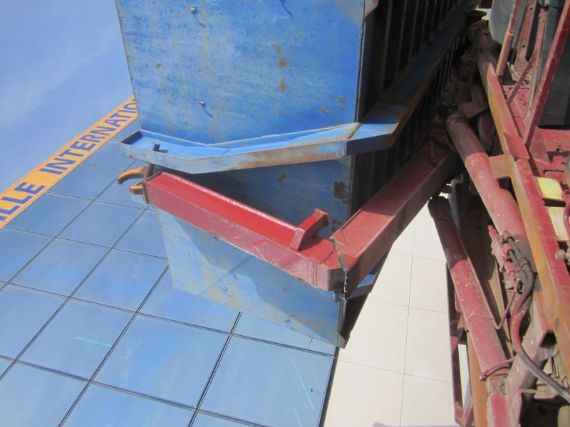 Renault Midliner 180 - Hook lift truck: picture 3 Renault Midliner 180 - Hook lift truck: picture 3