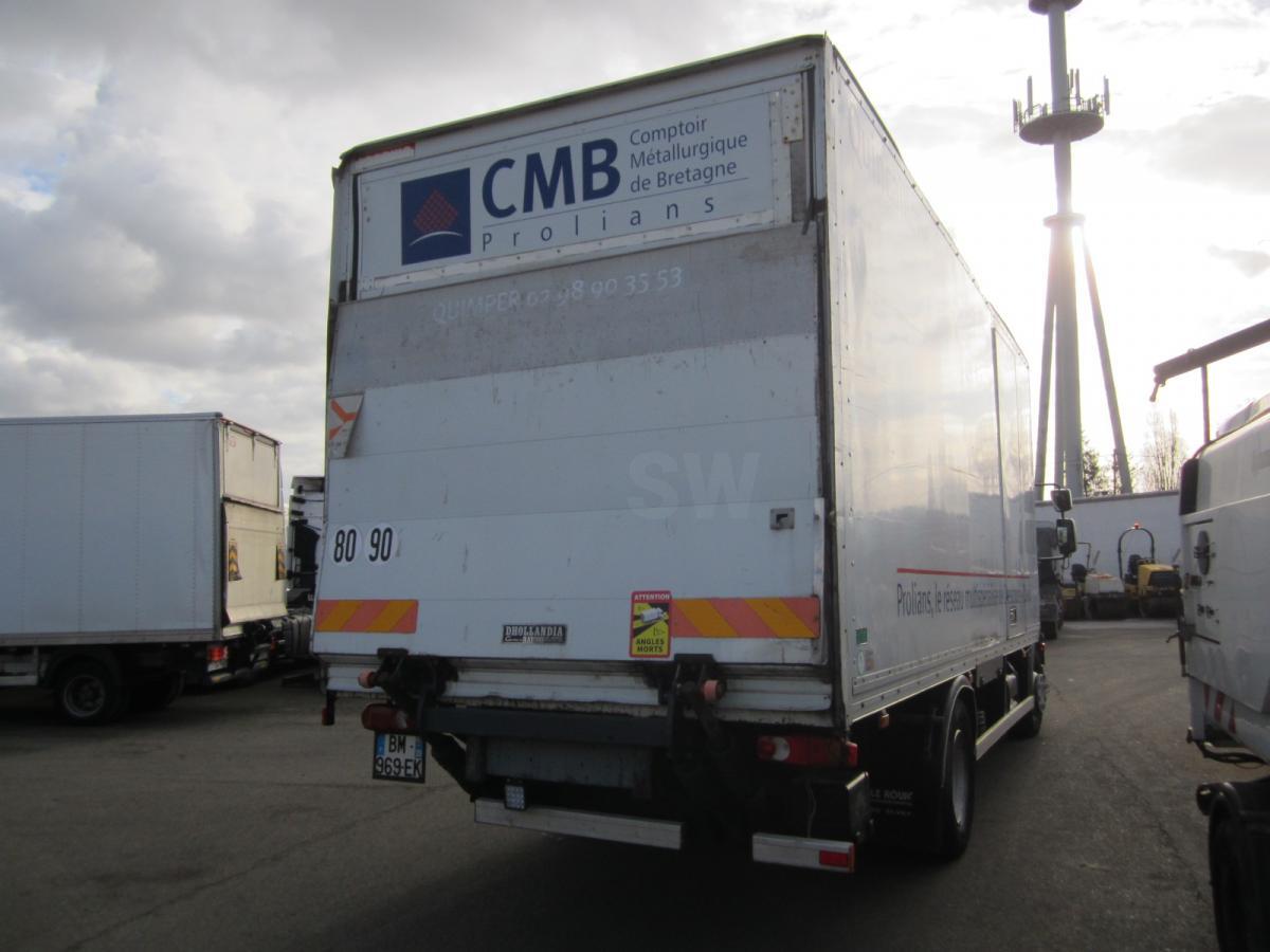 Curtain side truck Renault Midlum 180 DCI: picture 8 Curtain side truck Renault Midlum 180 DCI: picture 8