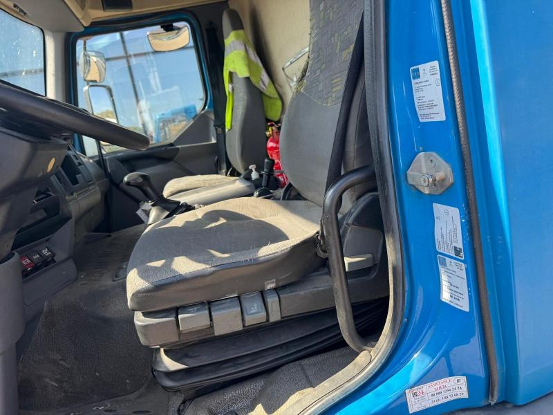 Tanker truck for transportation of fuel Renault Premium 270 DCI: picture 18 Tanker truck for transportation of fuel Renault Premium 270 DCI: picture 18