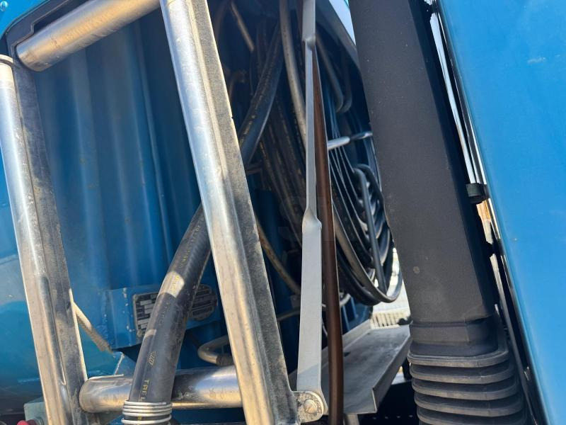 Tanker truck for transportation of fuel Renault Premium 270 DCI: picture 7 Tanker truck for transportation of fuel Renault Premium 270 DCI: picture 7