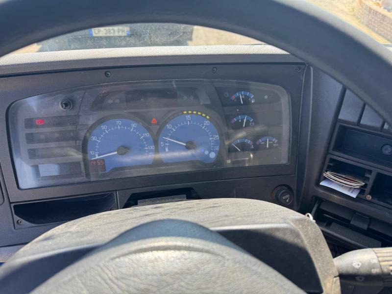 Tanker truck for transportation of fuel Renault Premium 270 DCI: picture 20 Tanker truck for transportation of fuel Renault Premium 270 DCI: picture 20