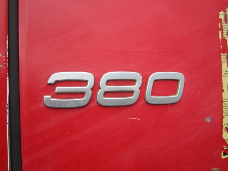 Volvo FM12 380 - Hook lift truck: picture 2 Volvo FM12 380 - Hook lift truck: picture 2