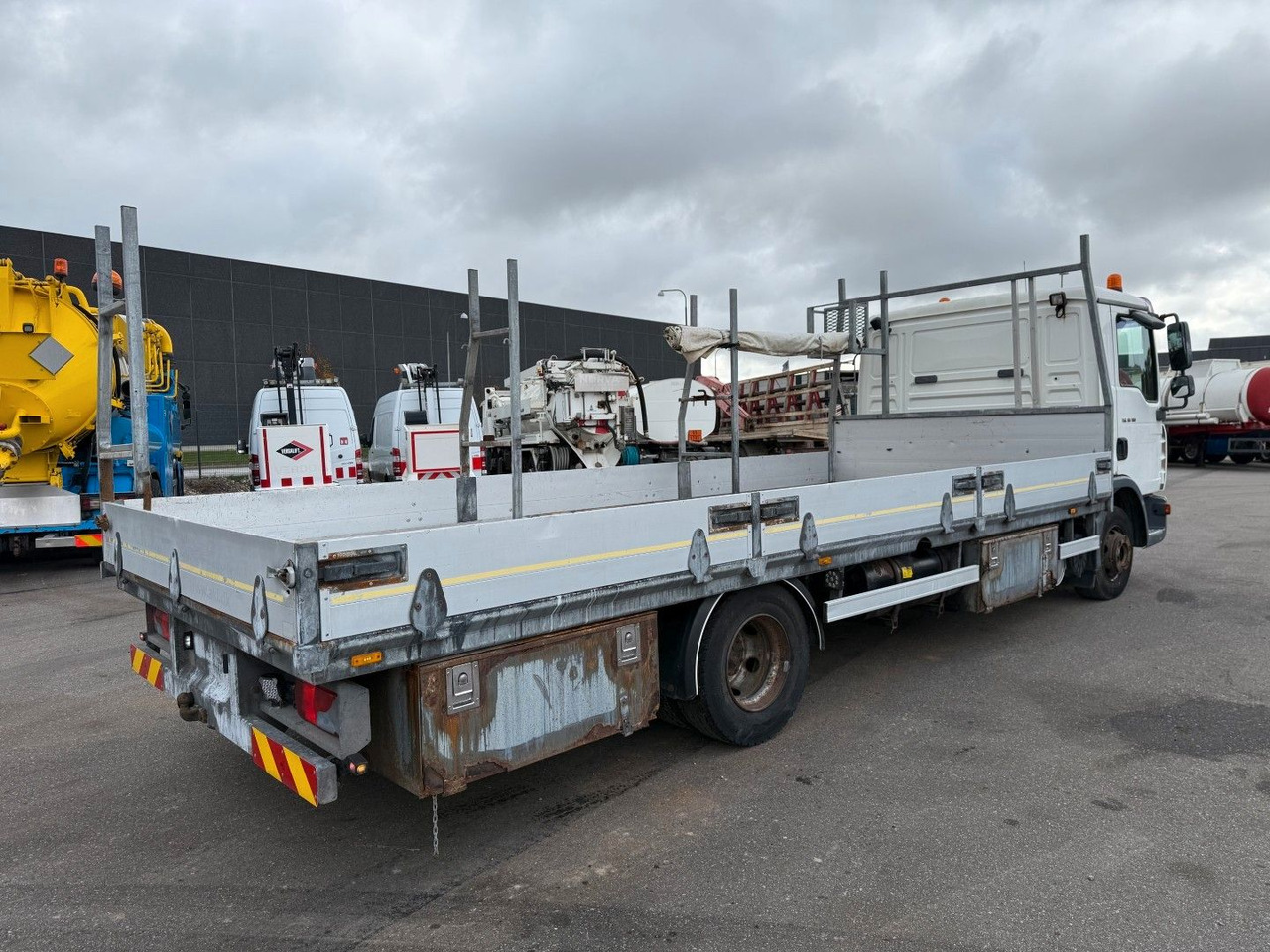 MAN TGL 10.180 4x2 Flatbed 6,80 m. Euro 3 - Dropside/ Flatbed truck: picture 3 MAN TGL 10.180 4x2 Flatbed 6,80 m. Euro 3 - Dropside/ Flatbed truck: picture 3