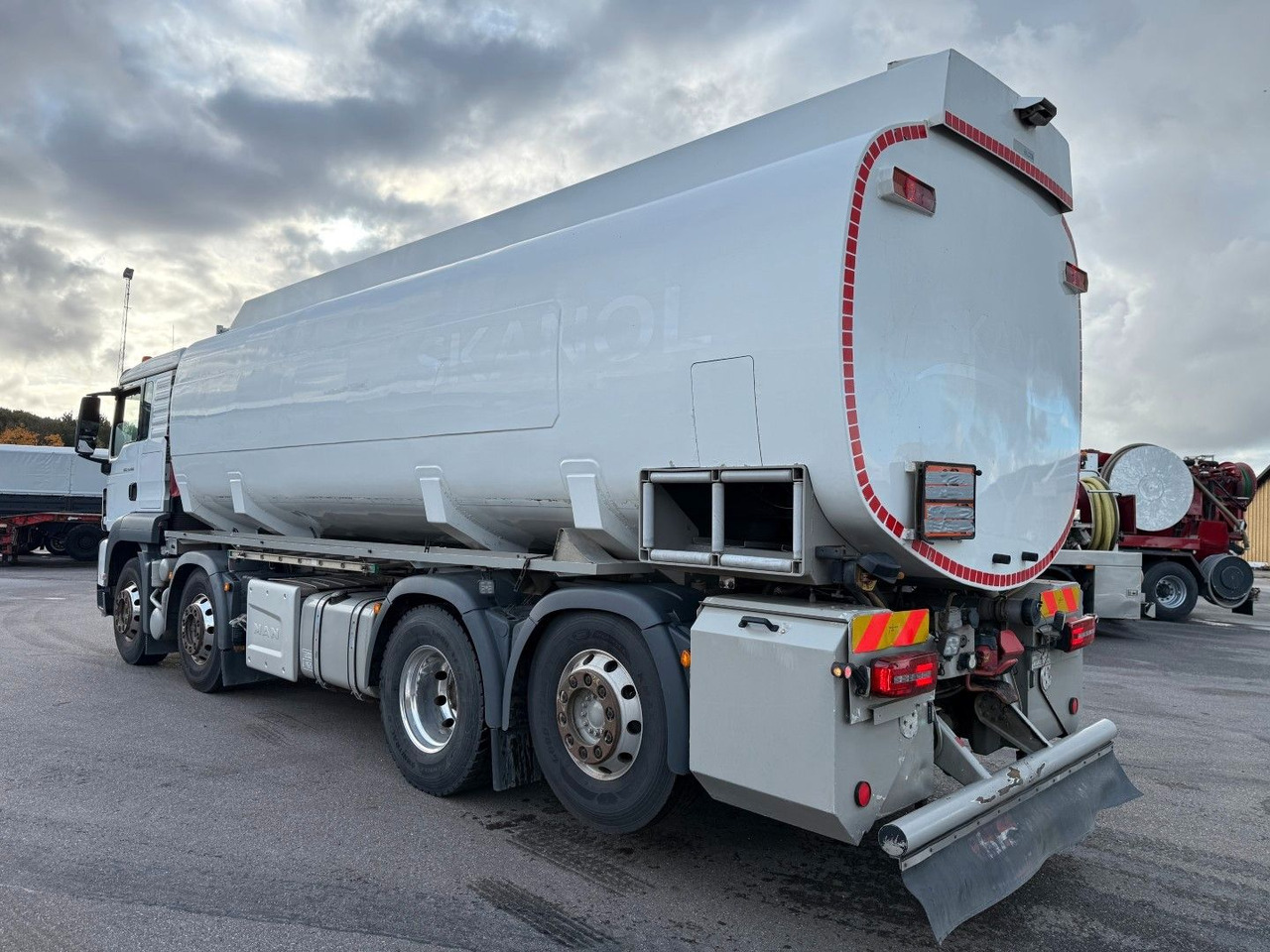 MAN TGS 35.480 8x2*6 Euro 6 23.000 l ADR Tanktruck - Tanker truck: picture 4 MAN TGS 35.480 8x2*6 Euro 6 23.000 l ADR Tanktruck - Tanker truck: picture 4