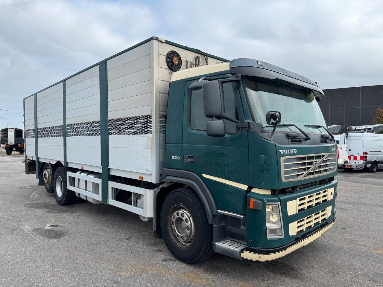 Volvo FM9 380 6x2*4 Tiertransporter / Livestock - Horse truck: picture 2 Volvo FM9 380 6x2*4 Tiertransporter / Livestock - Horse truck: picture 2