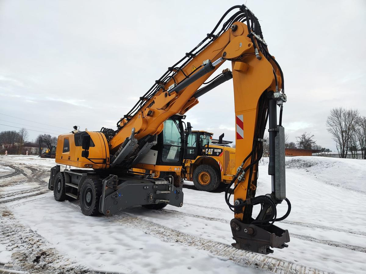 Liebherr LH22 - Waste/ Industry handler: picture 4 Liebherr LH22 - Waste/ Industry handler: picture 4
