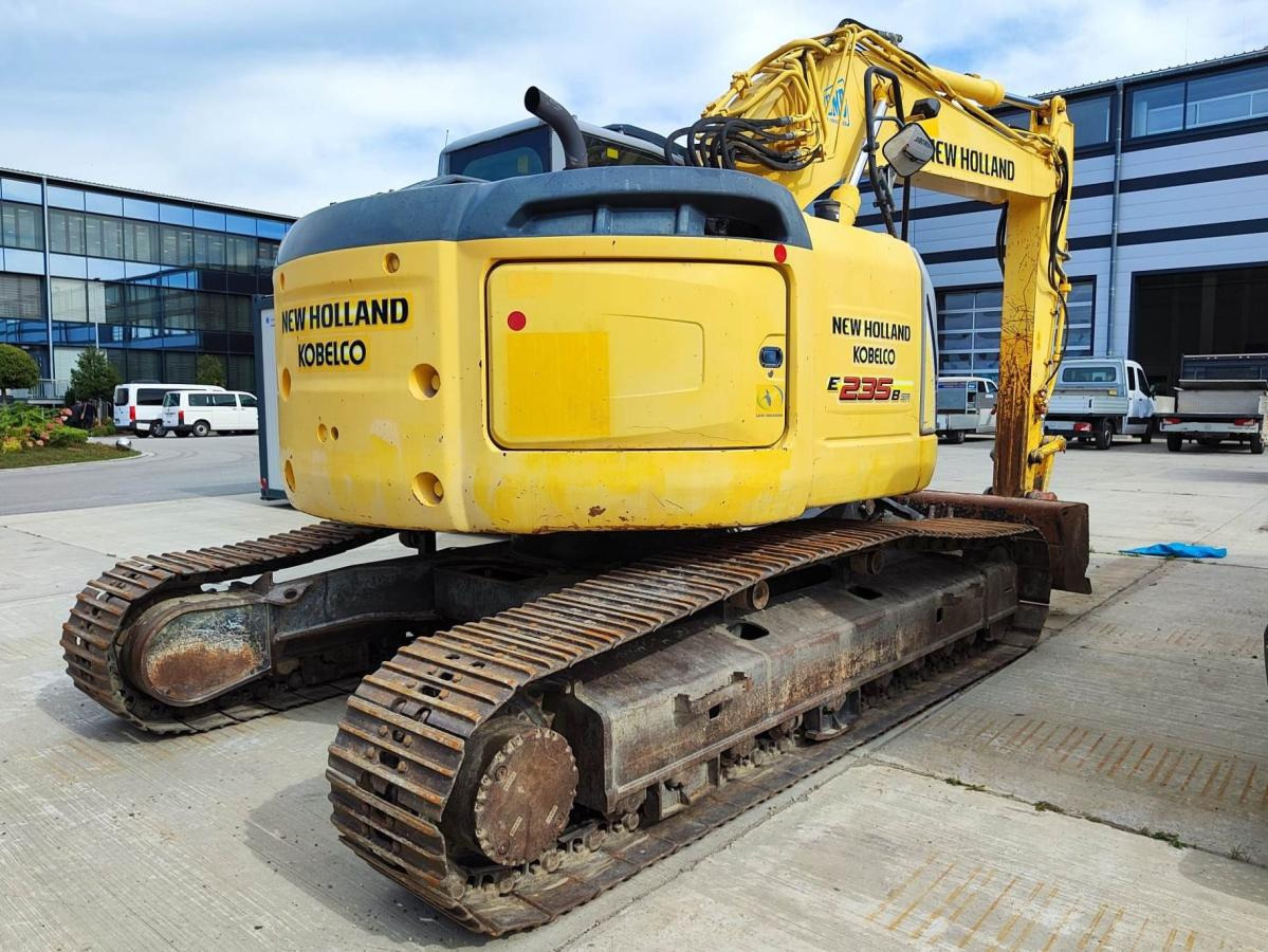 New Holland E235B SR-2 - Crawler excavator: picture 4 New Holland E235B SR-2 - Crawler excavator: picture 4
