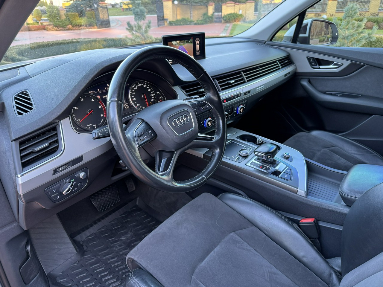 SUV Audi Q7: picture 18