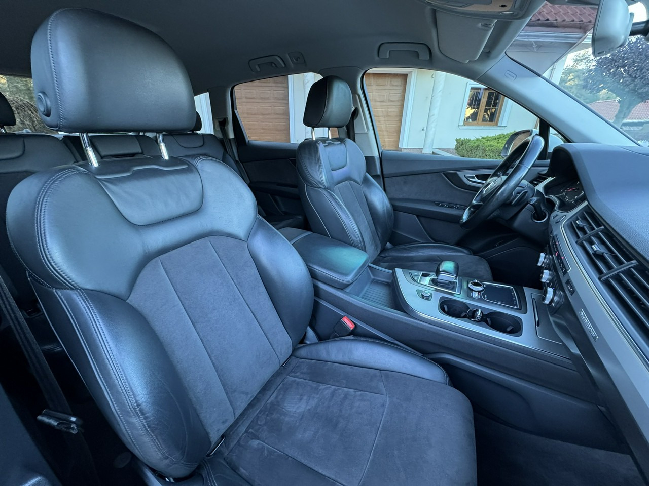SUV Audi Q7: picture 47