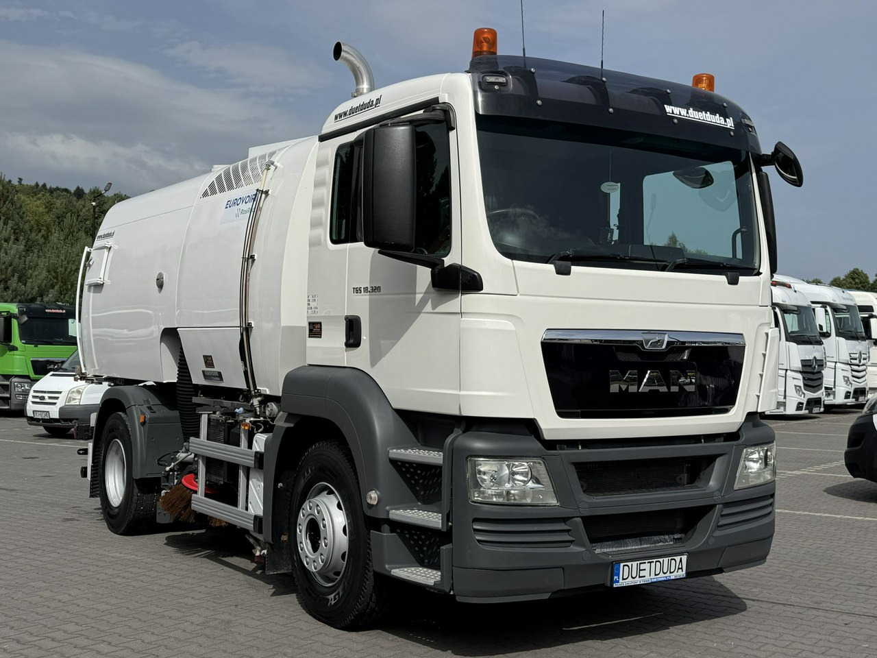 MAN TGS 18.320 E5 BUCHER OPTIFANT 8000 Zamiatarka Uliczna Euro 6 - Road sweeper: picture 5 MAN TGS 18.320 E5 BUCHER OPTIFANT 8000 Zamiatarka Uliczna Euro 6 - Road sweeper: picture 5