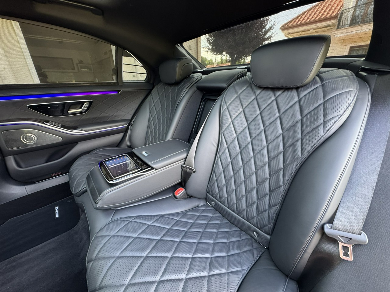 Sedan Mercedes S 400: picture 44