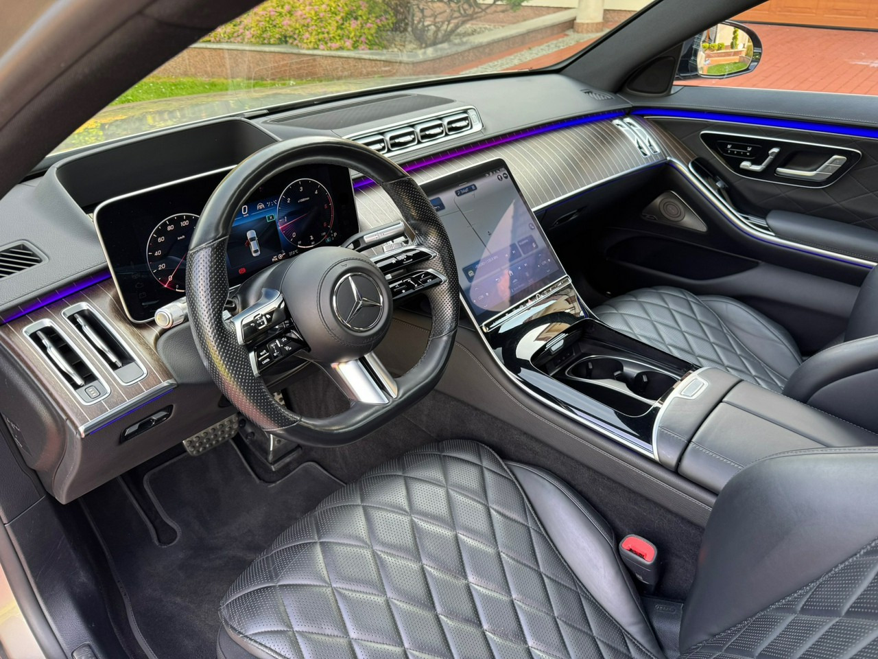 Sedan Mercedes S 400: picture 22