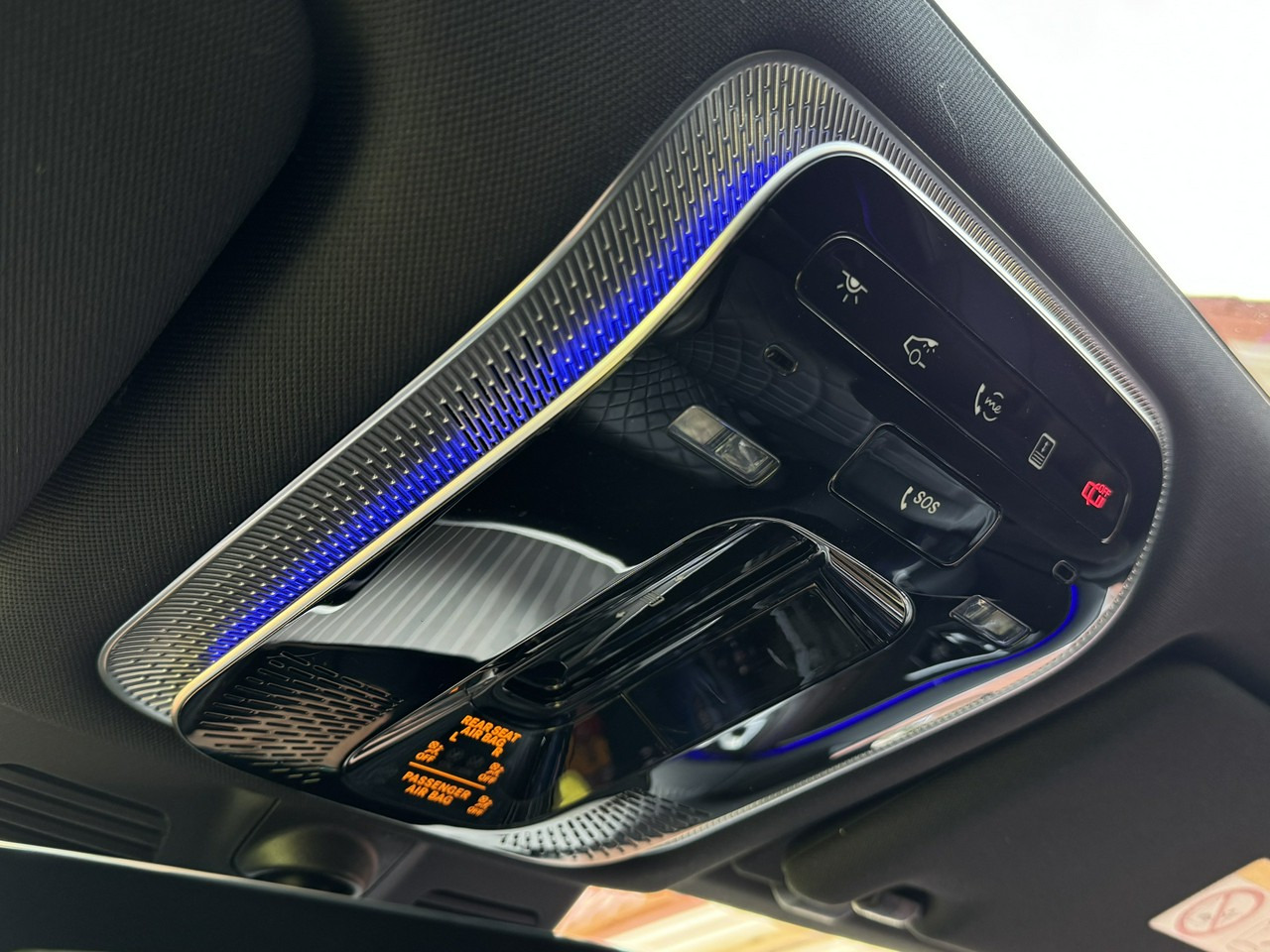 Sedan Mercedes S 400: picture 35