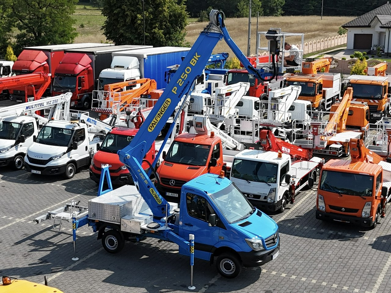 Mercedes Sprinter - Truck with aerial platform: picture 5 Mercedes Sprinter - Truck with aerial platform: picture 5