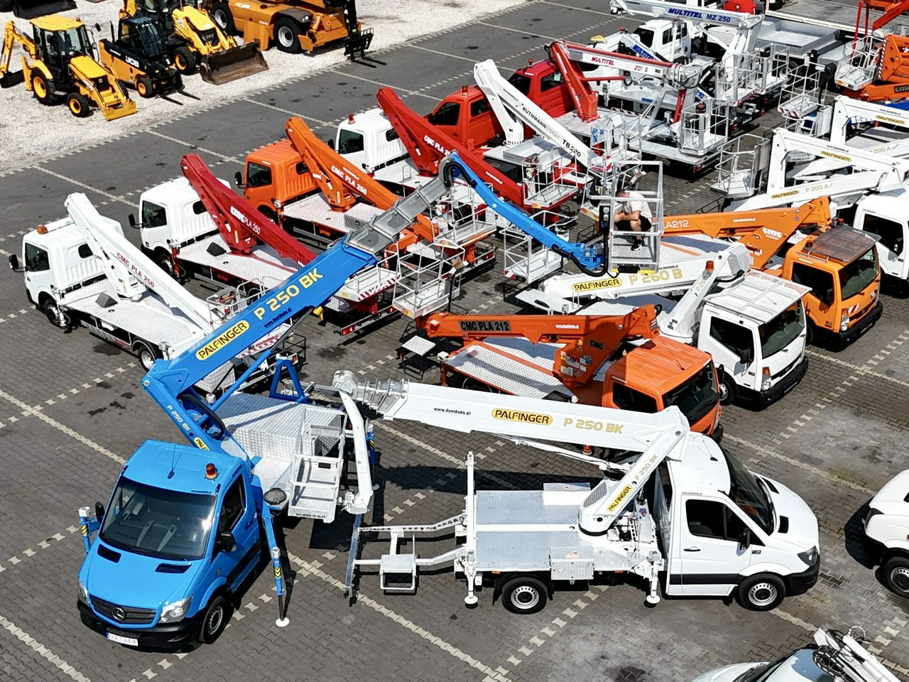 Mercedes Sprinter - Truck with aerial platform: picture 4 Mercedes Sprinter - Truck with aerial platform: picture 4