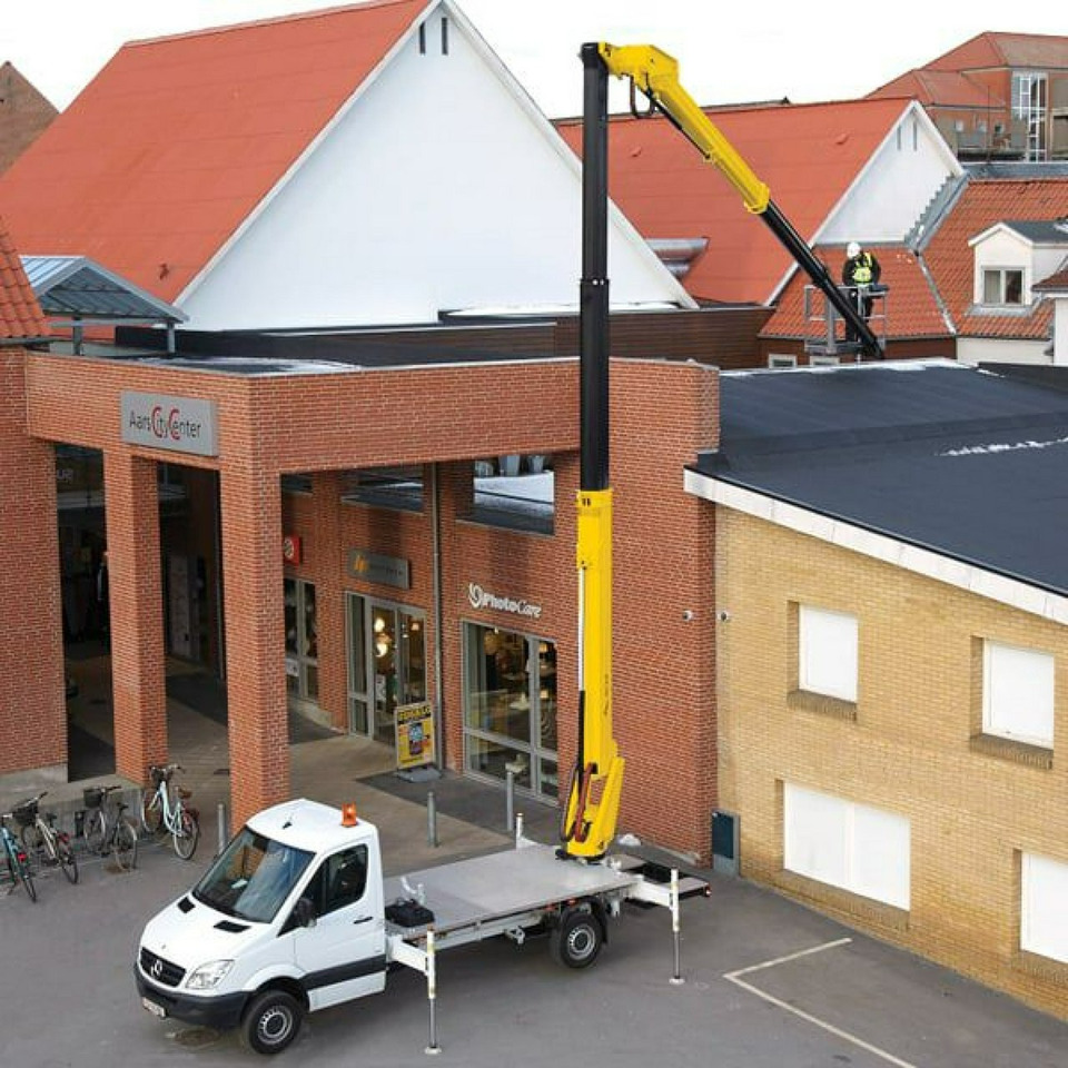 Mercedes Sprinter Zwyżka Podnośnik Koszowy VERSALIFT VTX-240 UDT - Truck with aerial platform: picture 3 Mercedes Sprinter Zwyżka Podnośnik Koszowy VERSALIFT VTX-240 UDT - Truck with aerial platform: picture 3