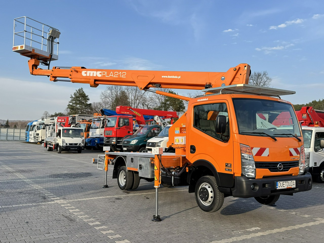 Nissan Cabstar - Truck with aerial platform: picture 5 Nissan Cabstar - Truck with aerial platform: picture 5