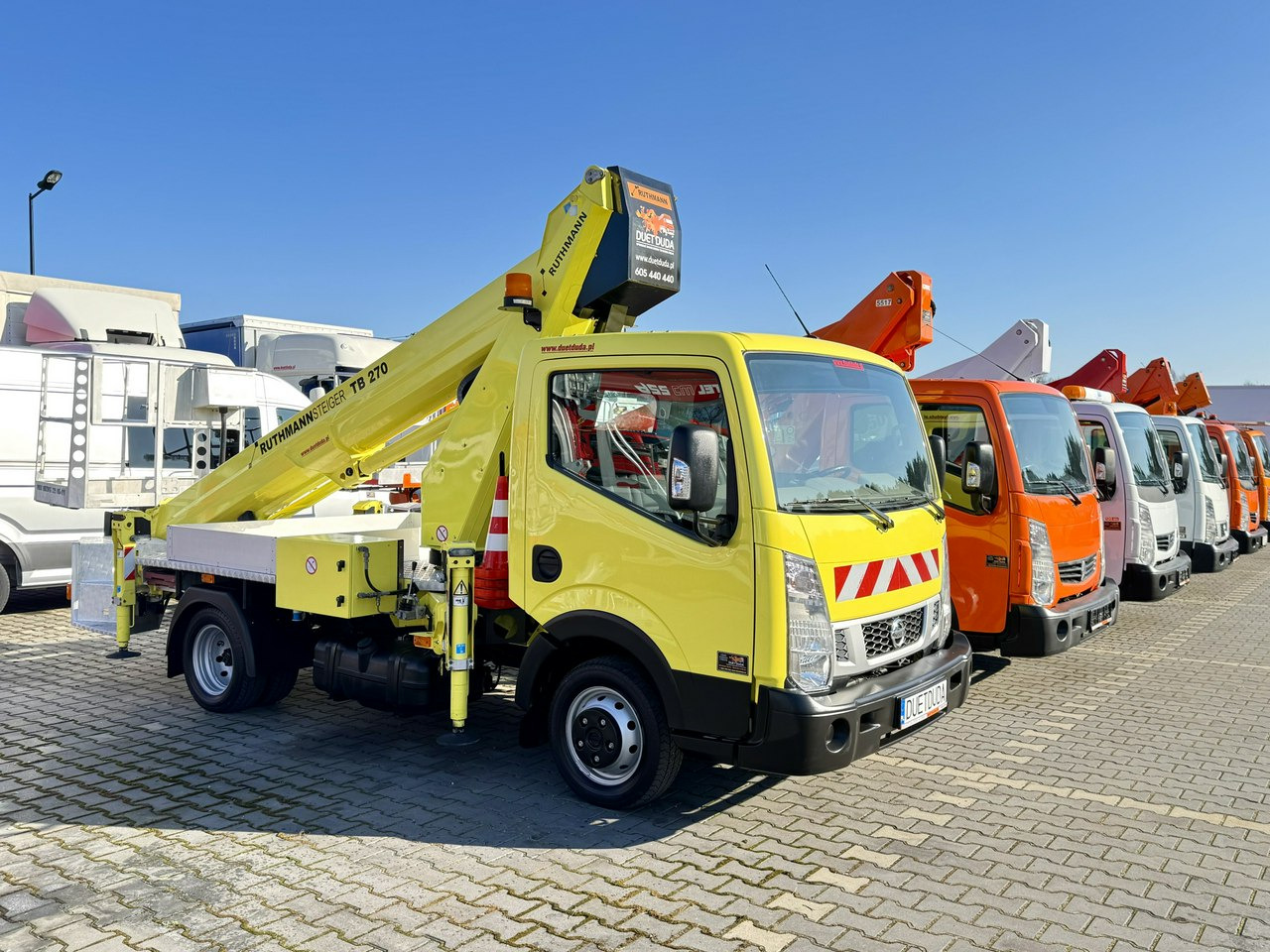 Nissan Cabstar - Truck with aerial platform: picture 3 Nissan Cabstar - Truck with aerial platform: picture 3