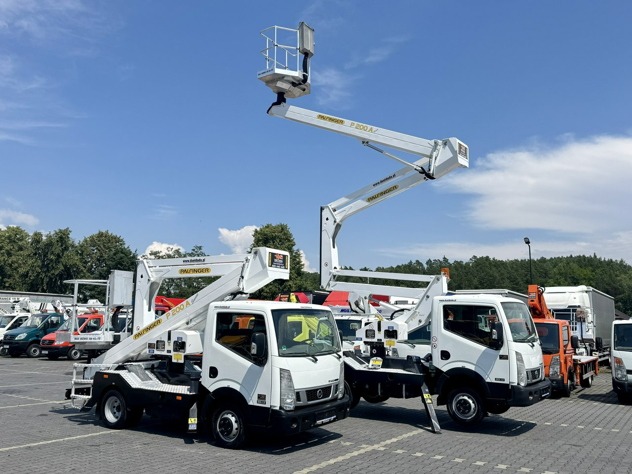 Nissan Cabstar - Truck with aerial platform: picture 1 Nissan Cabstar - Truck with aerial platform: picture 1