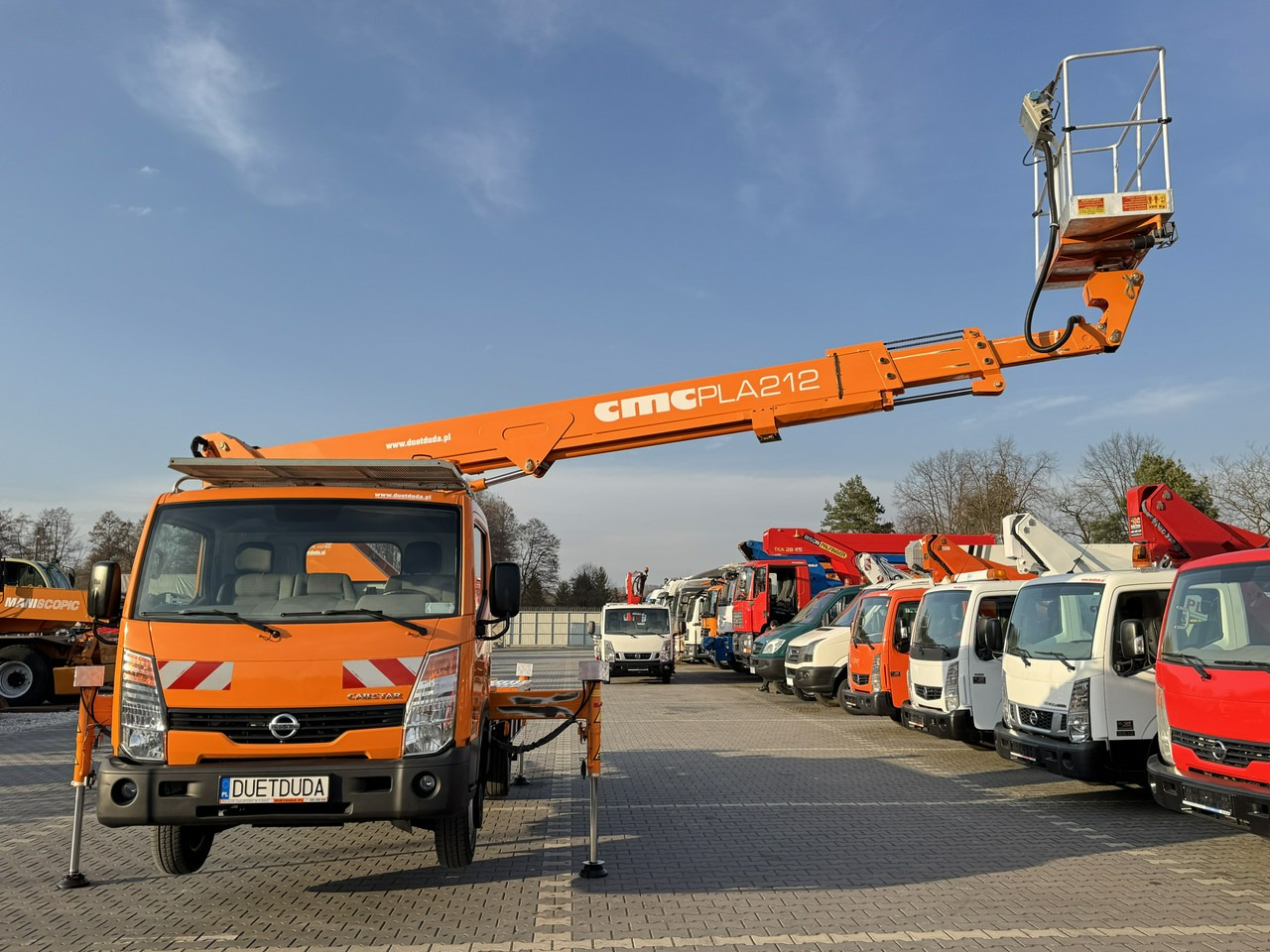 Nissan Cabstar - Truck with aerial platform: picture 4 Nissan Cabstar - Truck with aerial platform: picture 4